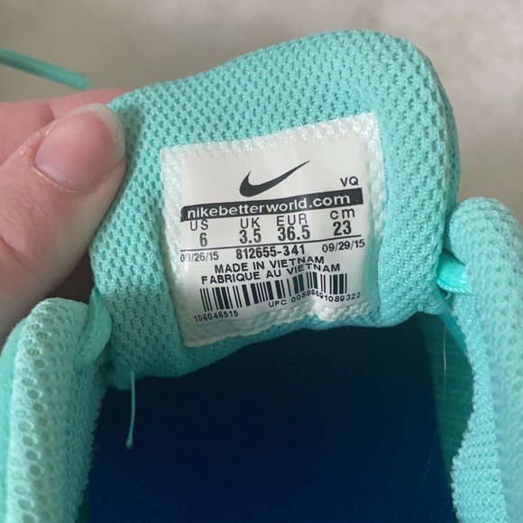 Nike Teal Tanjun Sneakers - Picture 4 of 4